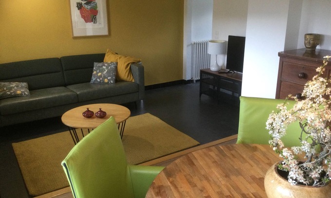Sainte-Alvere Apartment | Gite Le Ciel, Cosy Appartement, large balcony, great view, shared pool