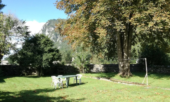 Aste-Beon Cottage | Gite Gritchou near the Gave d'Ossau and the vulture cliff
