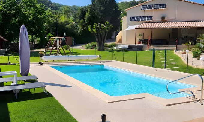 Saint-Ambroix Bed & Breakfast | Gite - Guest Room L'Occitania 44m² - Room and Annex 55 m²