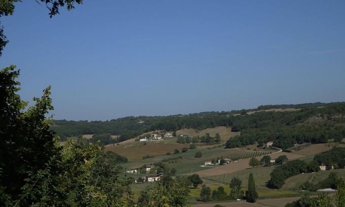 Montlauzun House | GITE IN THE HEART OF QUERCY BLANC