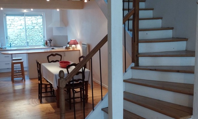 Mourvilles-Hautes House | Gite in the village