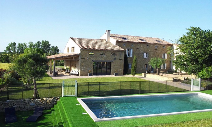Durfort Villa | Gite L'espeyronis. Villa in the countryside, 22 beds, swimming pool, jacuzzi, pétanque.