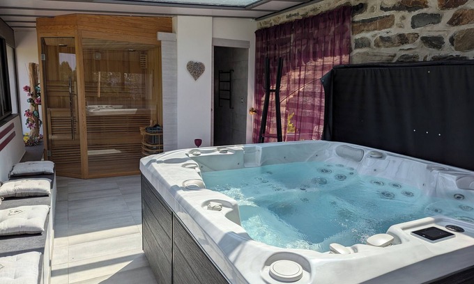 Araules House | Gite la grange de Louis* 10 pers 5 bedrooms 5 bathrooms, SPA and SAUNA