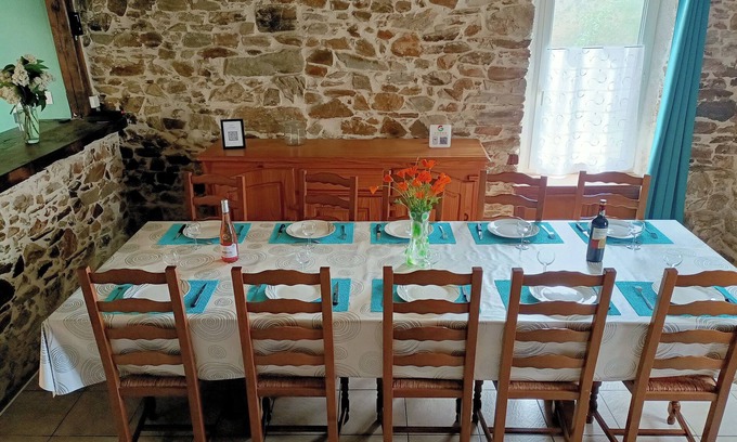 Chavagnes-en-Paillers House | Gîte La Morinière with its terrace and enclosed garden without any vis-à-vis.