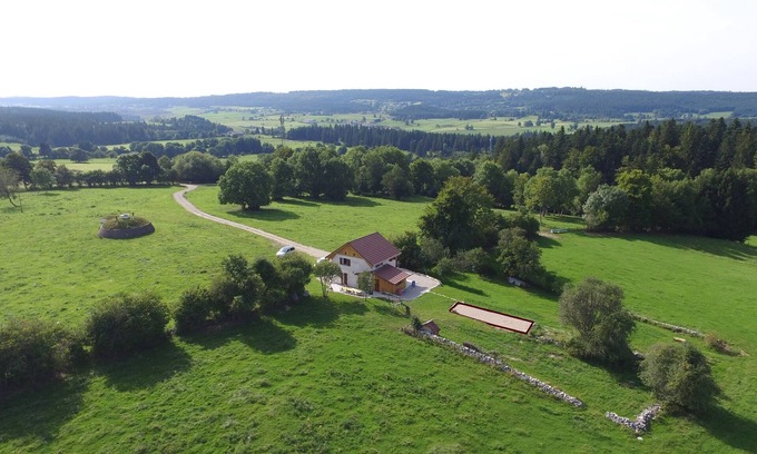 Le Barboux House | Gîte 'La Valentine', secluded country house in the heart of nature
