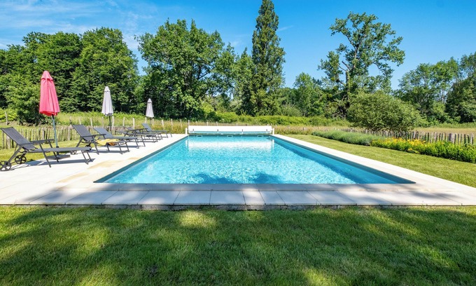 Chassaignes House | 'Gîte Le Gardien' with Shared Pool, Private Terrace and Wi-Fi