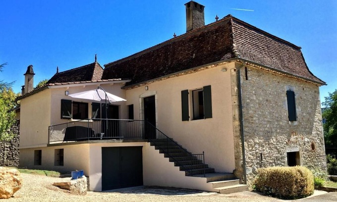 Tour-de-Faure House | Gite Le Roucayral, superb view of ST CIRQ LAPOPIE. 2 air-conditioned bedrooms.