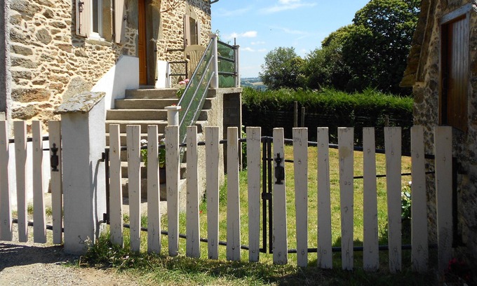 Lescure-Jaoul House | Gîte les Cayroux, in the countryside, calm, restful with very beautiful panorama