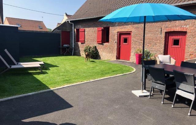 Andres House | Gite Les Volets Rouges