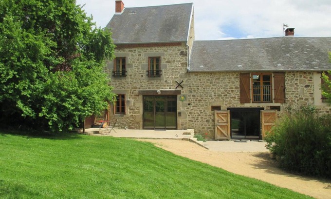 Marcillat-en-Combraille Cottage | Gite Marcillat-en-Combraille, 5 bedrooms, 12 persons
