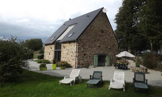 Vebret House | GITE MONTPLAISIR