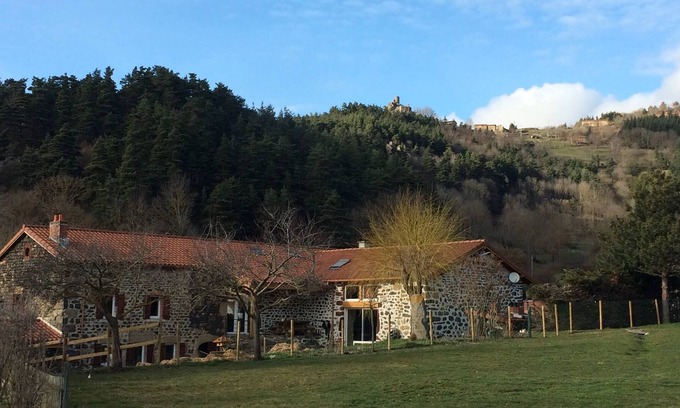 Saint-Privat-d'Allier House | GITE OF THE RIBEYRE 13 people on the way to St Jacques de Compostela