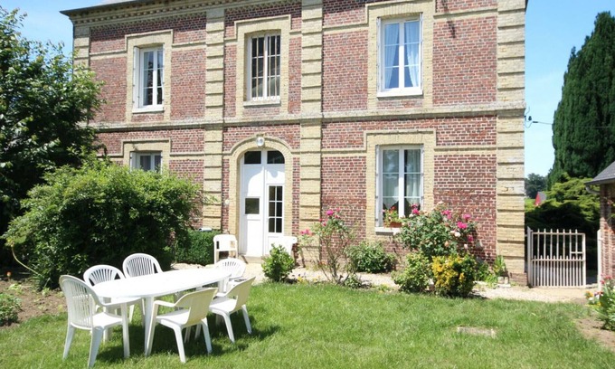 Saint-Pierre-Benouville House | Gite Saint-Pierre-Bénouville, 4 bedrooms, 8 persons