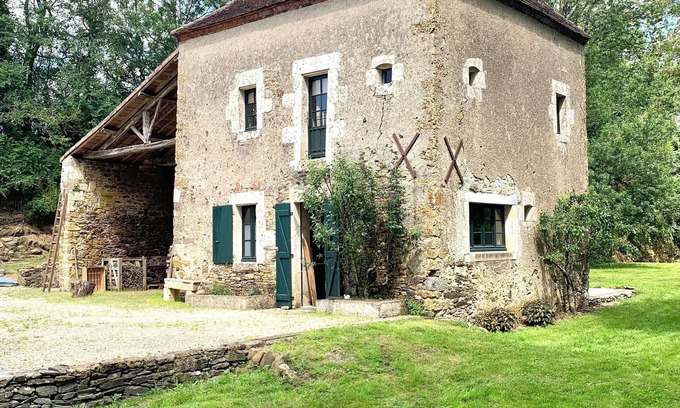 Bazoges-en-Pareds Cottage | Gite Simple et Authentique, au Calme Pour les Amoureux de la Nature