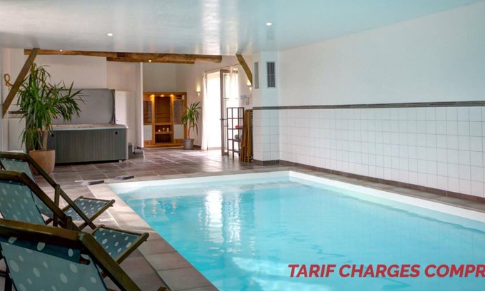 Saint-Just-la-Pendue Cottage | Gite St-Just-la-Pendue, 4 bedrooms, 8 persons