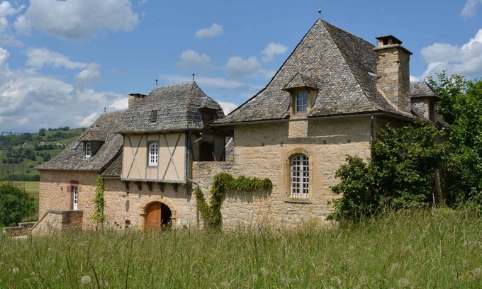 Sebrazac House | Gite * "The paved courtyard"