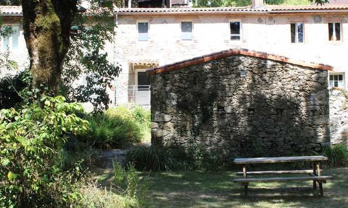 Getigne Cottage | Gîte "Tiretaine" with garden by the river, near Clisson