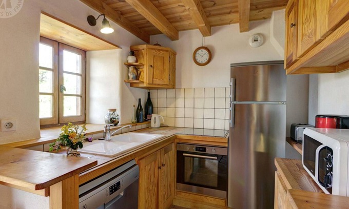 Virigneux Cottage | Gite Virigneux, 2 bedrooms, 6 persons