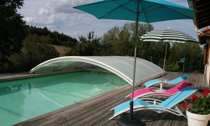 Saint-Martin-la-Sauvete Cottage | Gite with heated SWIMMING POOL NATURE et CALME in Auvergne-Rhône-Alpes