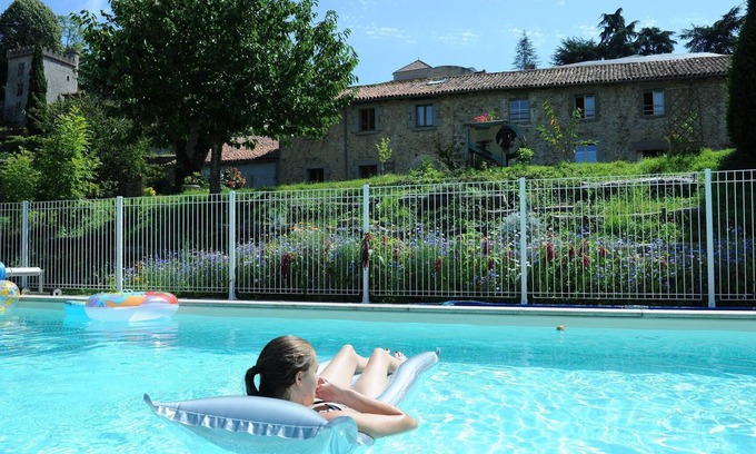 Mauleon Cottage | Gites des 3 pommes2 20 minutes from Puy Du Fou