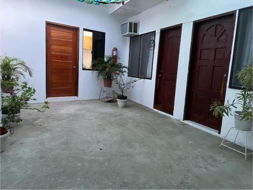 Basdiot House | GJES Lodge AND GUESTHOUSE