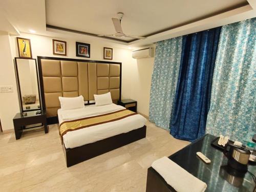 Kailash Colony Hotel | GK Residency Kailash Colony