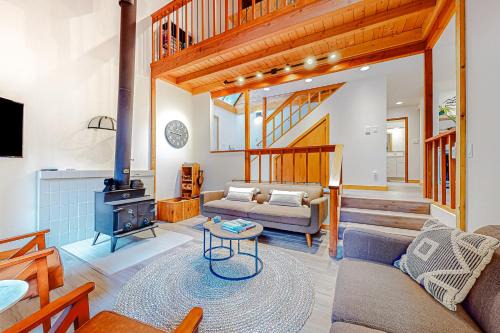 Warnick House | Glacier Glow