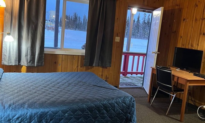 Haines Junction Hotel | Glacier View Inn