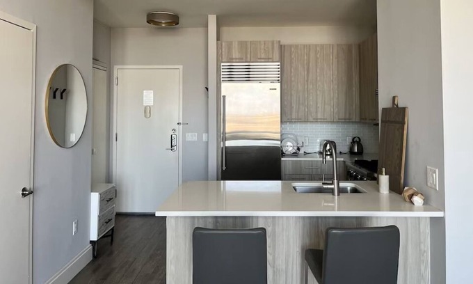 Sheepshead Bay Condo | Glamorous & Contemporary Oasis Apt in Brooklyn NY!