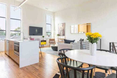 Knox - Henderson House | Glamorous Perfectly Located Luxury 2 Bed Townhome