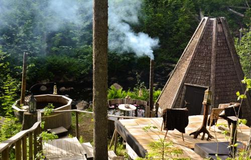 Hassela Other | Glamping med Badtunna