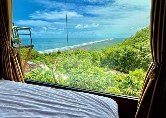 Gunung Kidul Hotel | Glamping Omah Kayu at Watu Paris Jogja