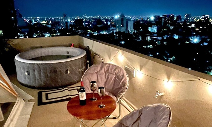 Lafayette RV Rental | Glamping with jacuzzi on 15th floor, Great View