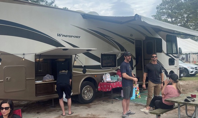 Sandbridge House | Glamping your way-close to beach in Virginia Beach with AC