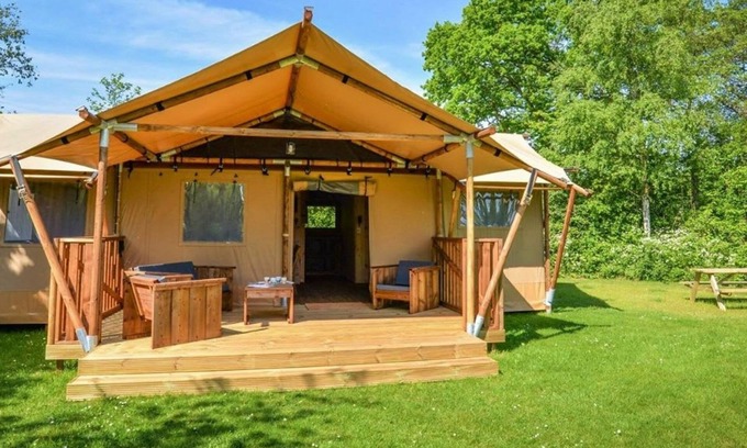 Mol House | Glampingtent Silver Lodge 6 by Interhome
