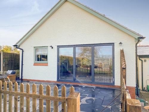 Lloc House | Glan Llyn Annex