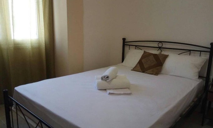 Skaramangas Hotel | Glaros