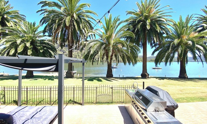 Wisemans Ferry House | Glasshouse on the River is Pet Friendly, bring your boat or jet-ski