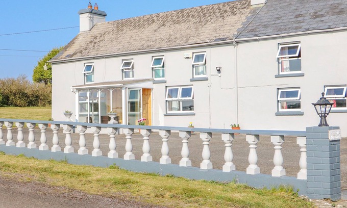 Derry Cottage | GLEANN GRIANNMHAR, pet friendly in Rosscarbery, County Cork