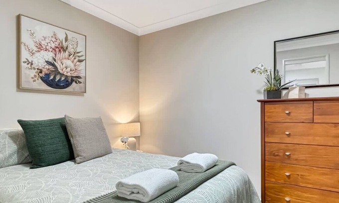 Dubbo Apartment | Glenmore Lodge - CBD Location, Hidden Gem