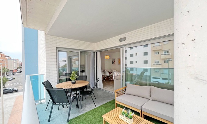 Sagunto Apartment | Global Properties: Modern apartment 3 minutes from the beach
