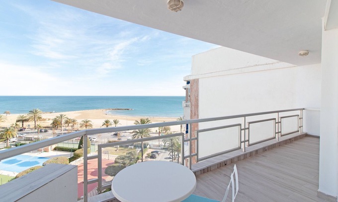 Sagunto Apartment | Global Properties: Apartment with terrace and incredible sea views