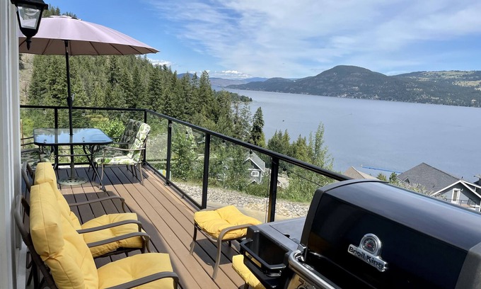 Central Okanagan House | Glorious Lake View 2 Bedroom plus flex room Vacation Home.