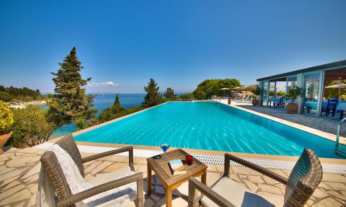 Georgoutsatika Resort | Glyfada Beach Villas