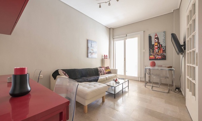 Glyfada Apartment | Glyfada Central Walk to Shops, Near Beach