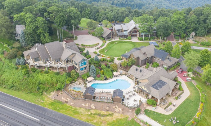 Mountain Air Villa | Gnomes' Nest in the Park - Club Access