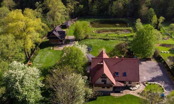 Ustrzyki Dolne House | Gościniec Pod Małym Królem