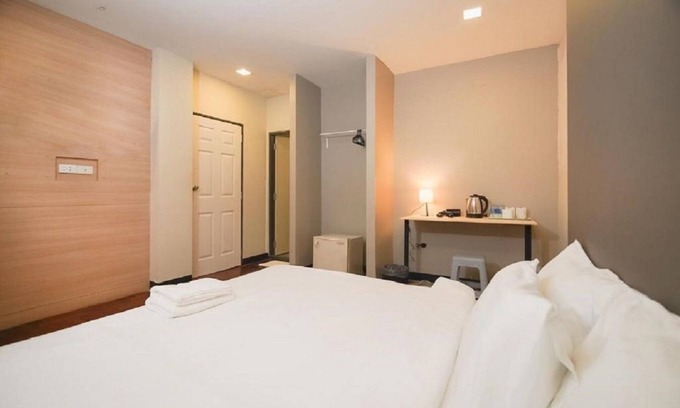 Bang Rak Hotel | GO INN Silom Road - BTS Saint Louis