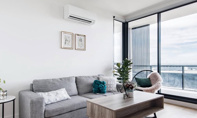 Doncaster Apartment | Go Shopping Across the Street from a North Facing & Spacious Apt