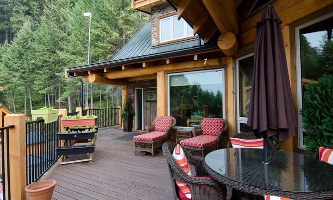 Golden House | Golden Acre Mountain Lodge Dawson suite